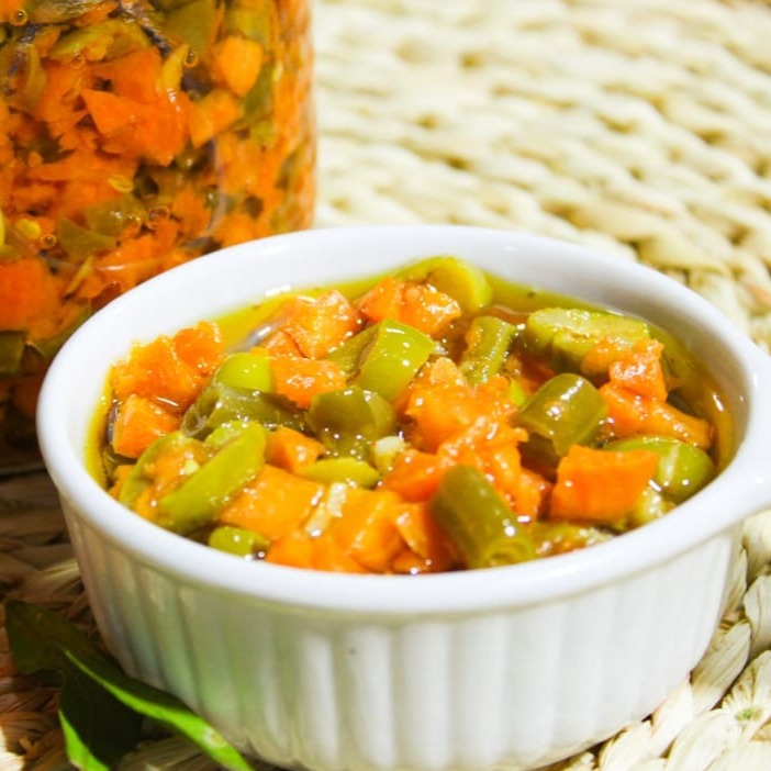 Carrot & Olives Pickles 700g