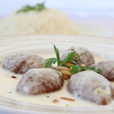 كبة لبنية مع أرز بشعيرية (طلب مُسبق)